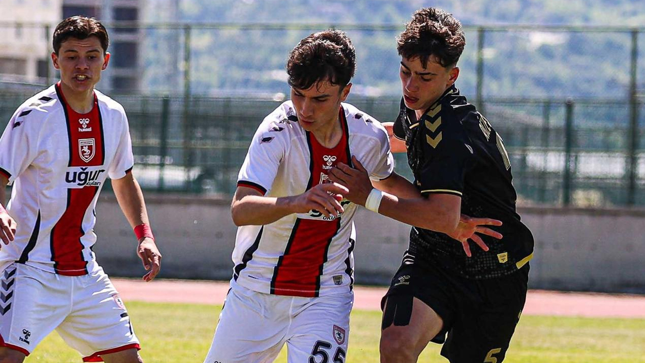 Samsun Uğur Okulları Futbol Takımı Türkiye Finalinde!