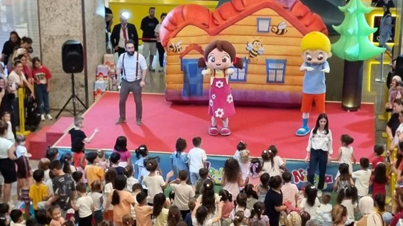 Niloya Samsun’da Minik Hayranlarıyla Buluşuyor!