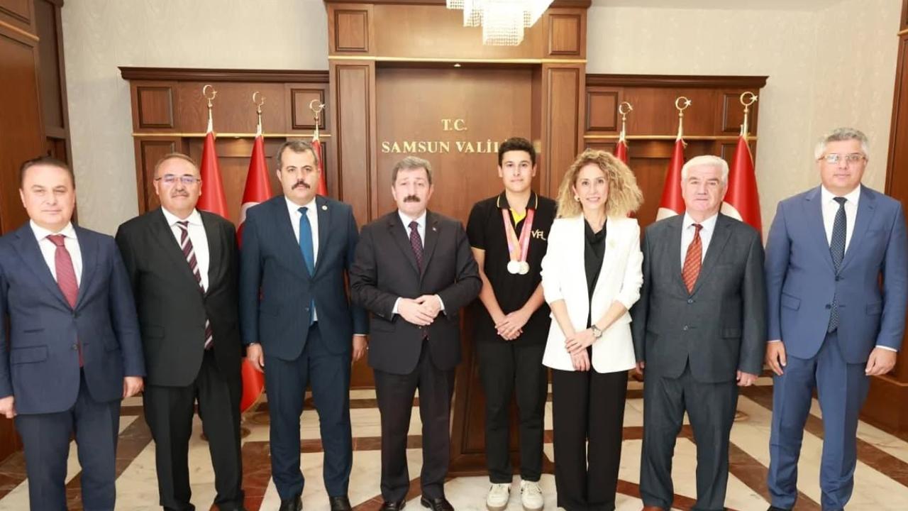 Vali Tavlı, TEKNOFEST Şampiyonlarını Ağırladı: "Gençlerimiz Gurur Kaynağımız"