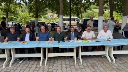KARŞIYAKA MAHALLESİ'NDE GELENEKSEL ETLİ KAZAN PİLAVI ETKİNLİĞİ YOĞUN KATILIMLA GERÇEKLEŞTİ